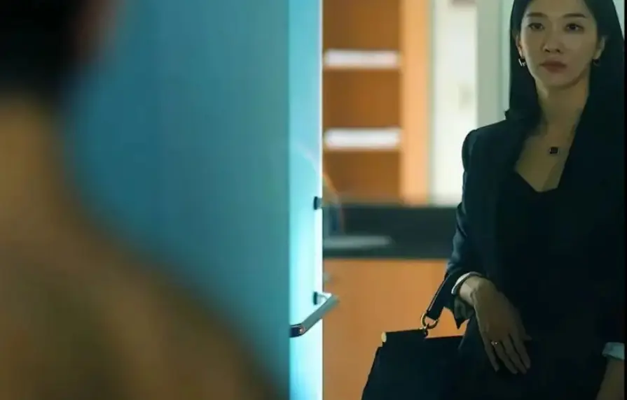 《无双》沉浸式观影盛宴：在窒息感与人性博弈中探寻《无双》的华丽叙事与情感共振