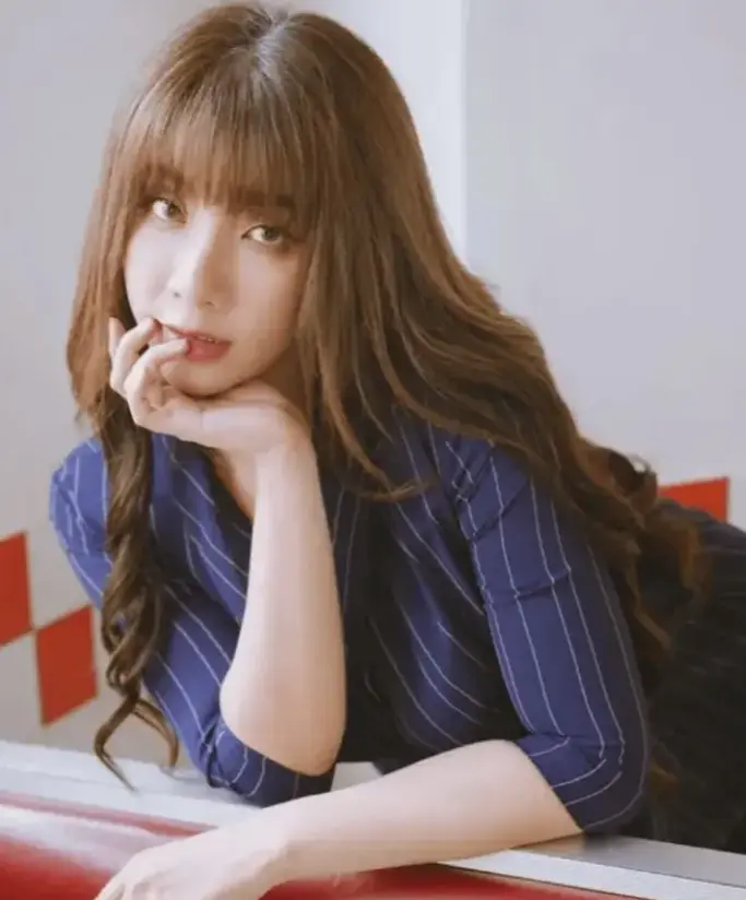 《吴梦梦》立即观看《吴梦梦》完整版高清资源，迅雷网盘播放下载无广告在线影视