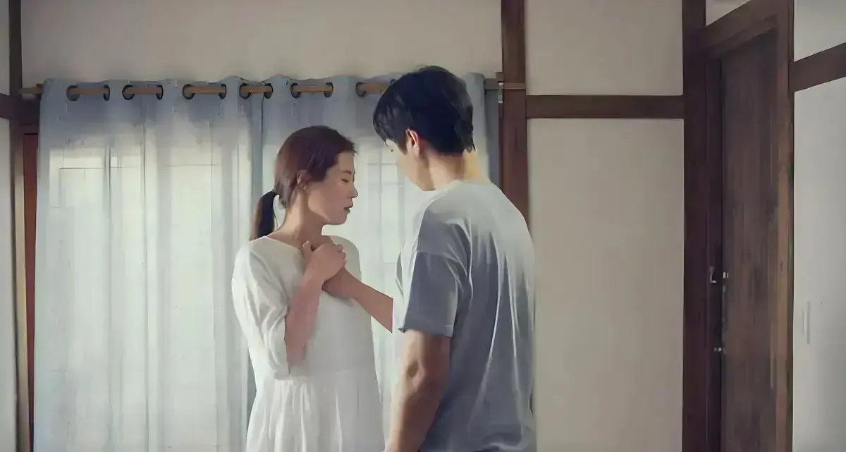 《出轨》韩国高分剧情片HD高清未删减全集 - 免费在线观看，这部《出轨》超清资源情感故事更完整