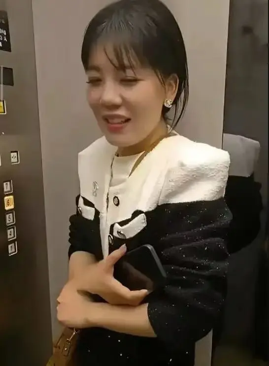 《电梯少妇》孙晔子主演，这部《电梯少妇》1080P未删减版太敢拍了！高清资源直接看