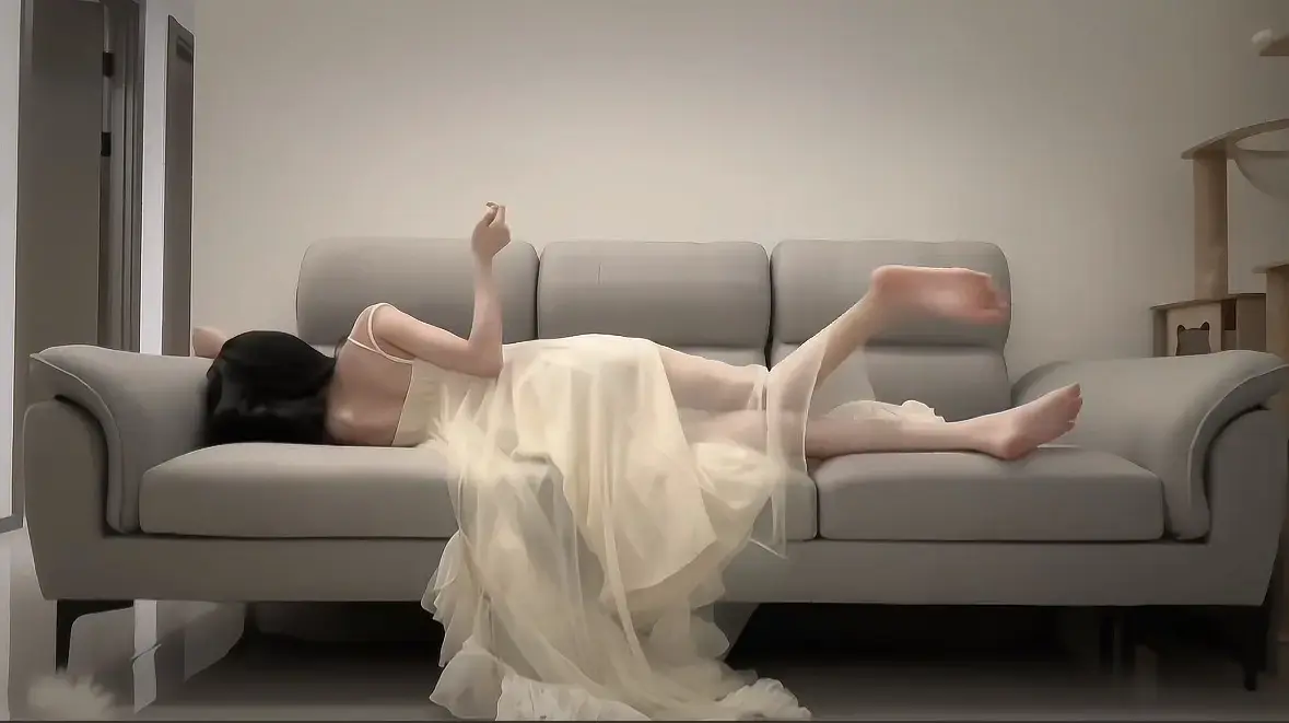 立即观看《冉冉学姐》无删减版，下载《冉冉学姐》高清资源